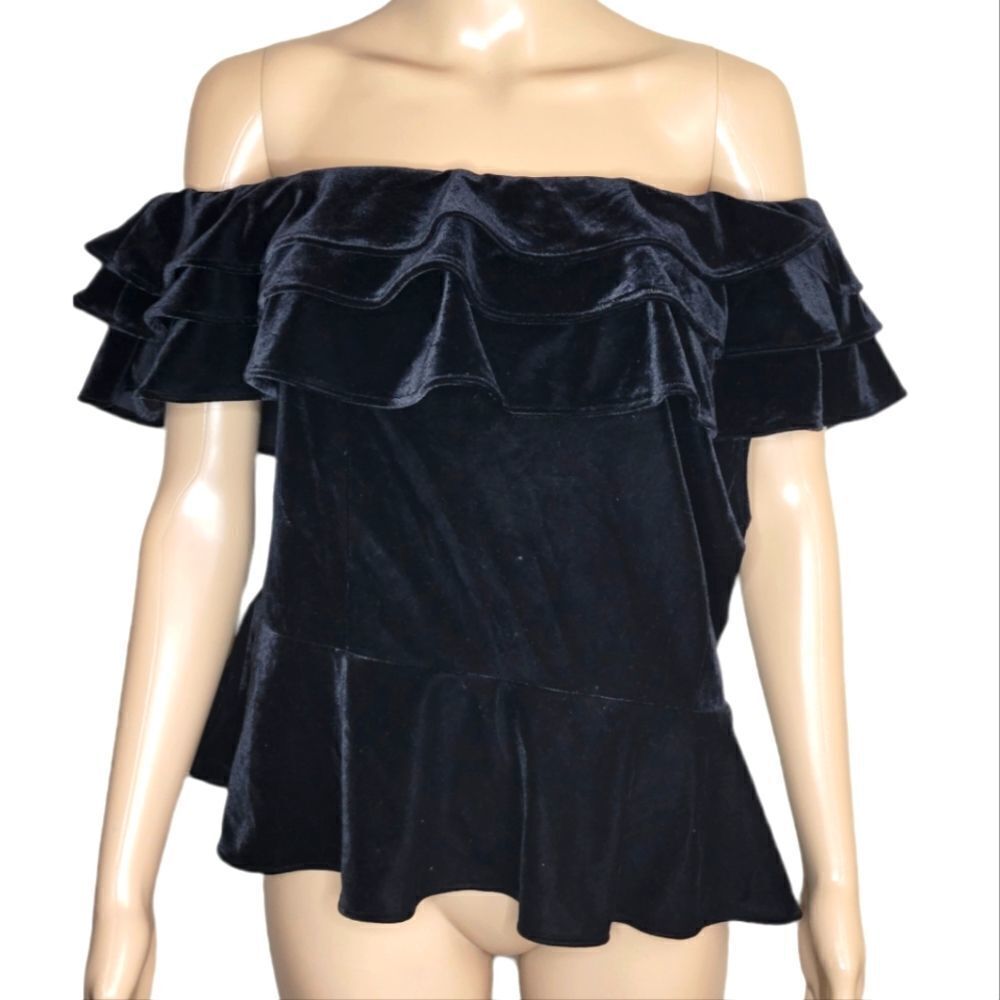 AQUA off the shoulder black velvet top. - Picture 2 of 10